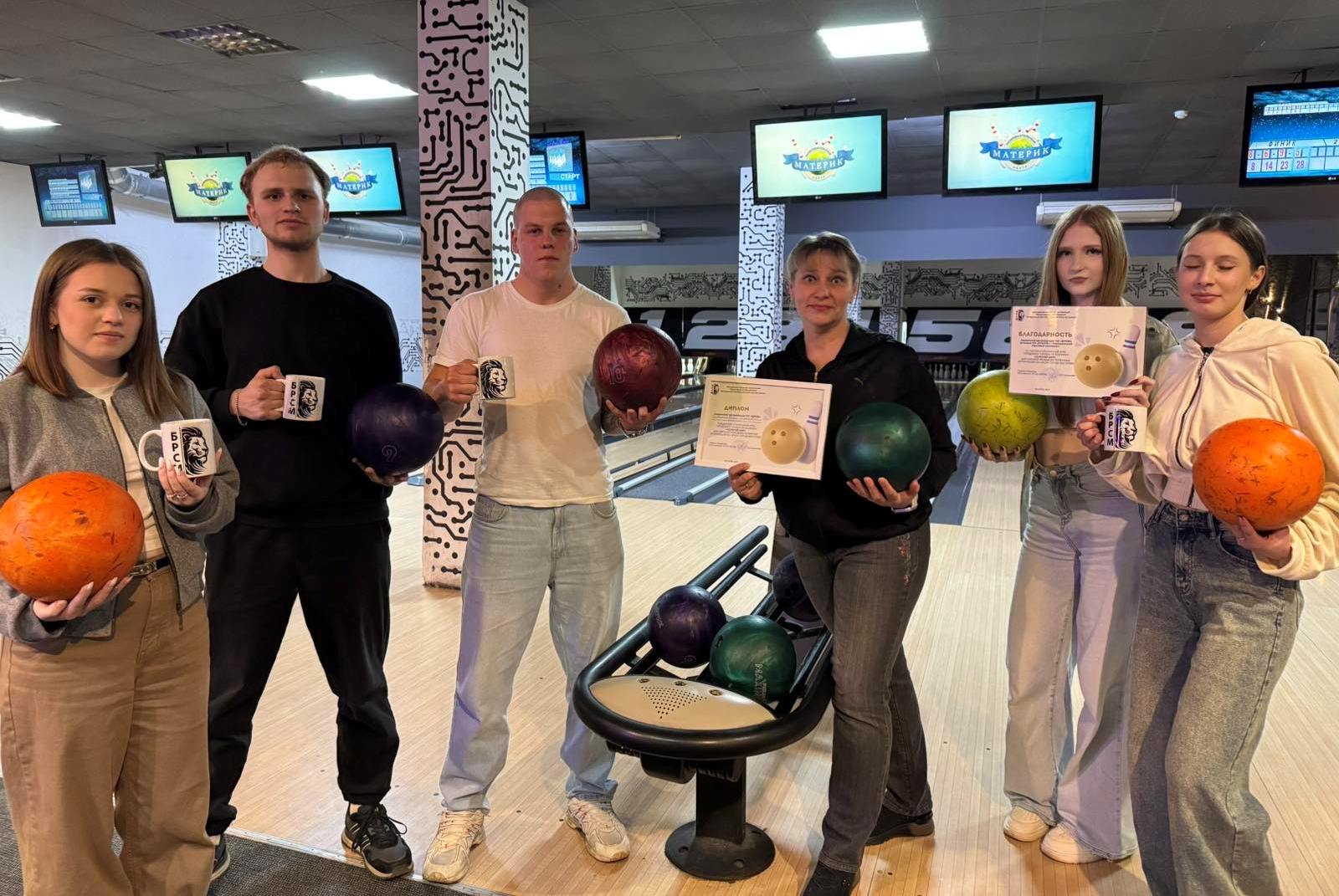 Победа в турнире по боулингу "Золотой шар"